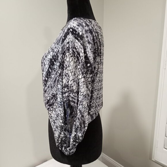 ALBERTO MAKALI BLACK/WHITE BOAT NECK EMBELLISHED BATWING WOMEN TOP SIZE M - Picture 5 of 11